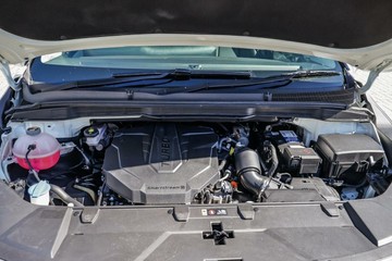 https://vehicle-cdn.autoleague.cloud/15795_41012577_22.jpg