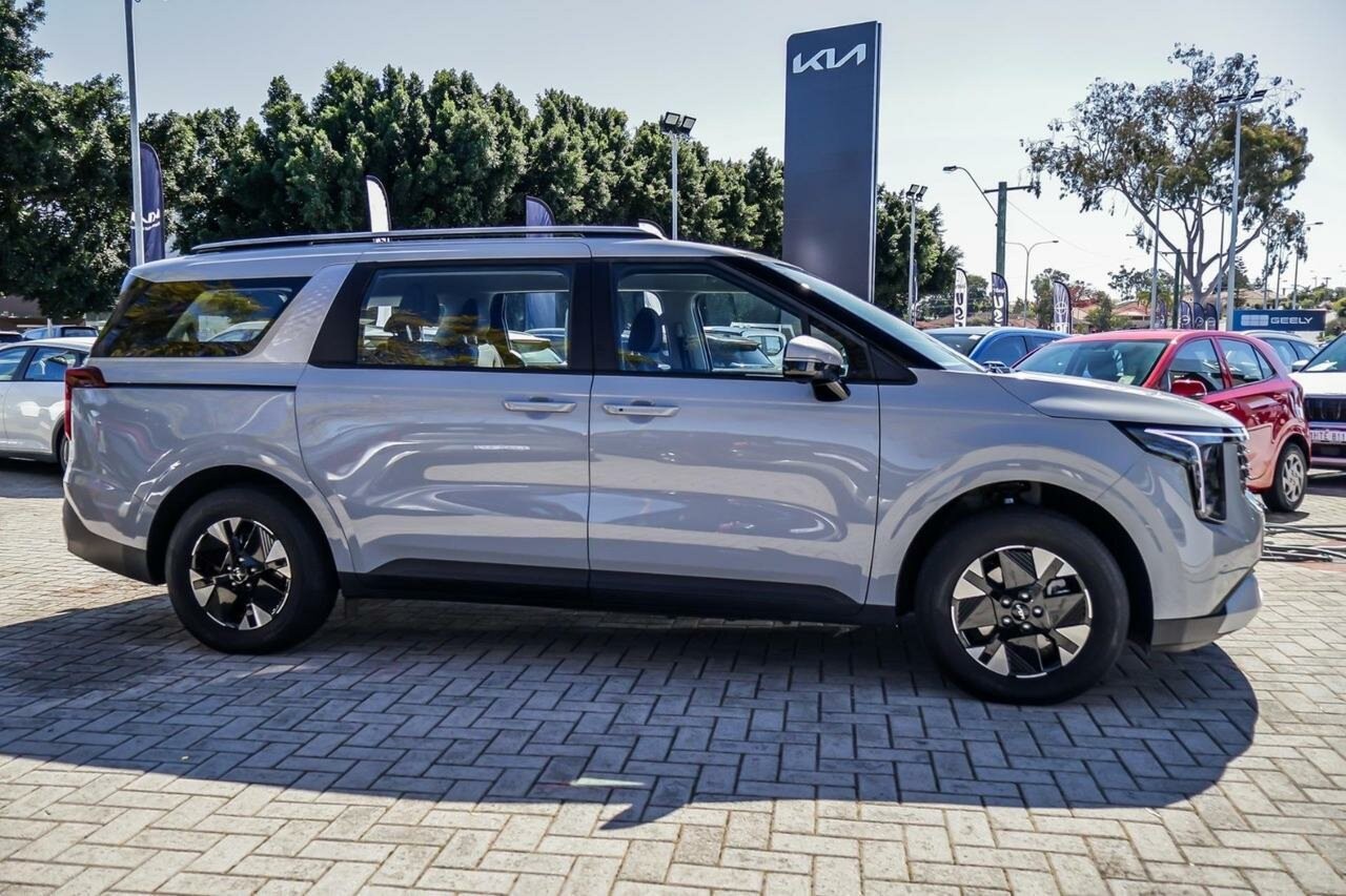 Kia Carnival image 3