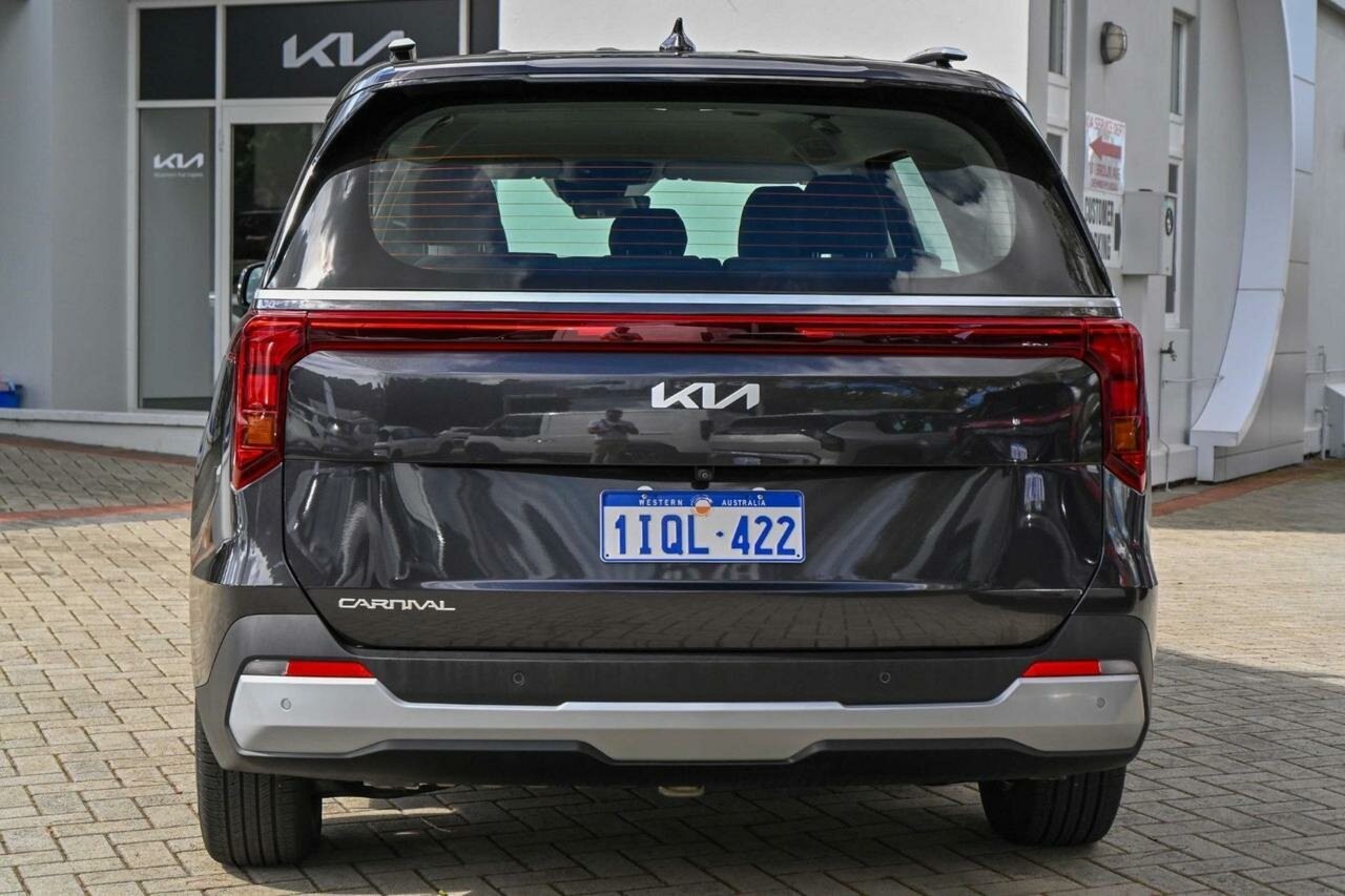 Kia Carnival image 4