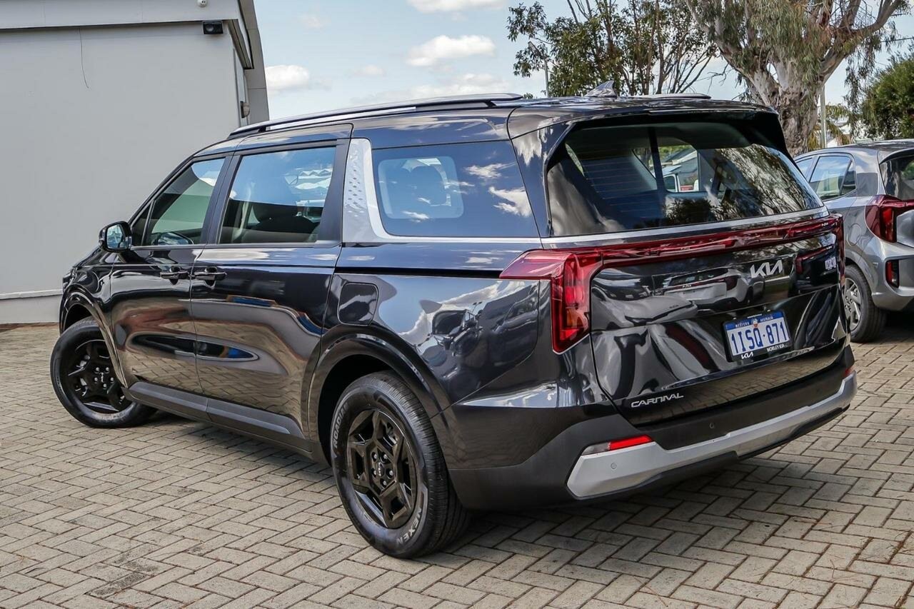 Kia Carnival image 2