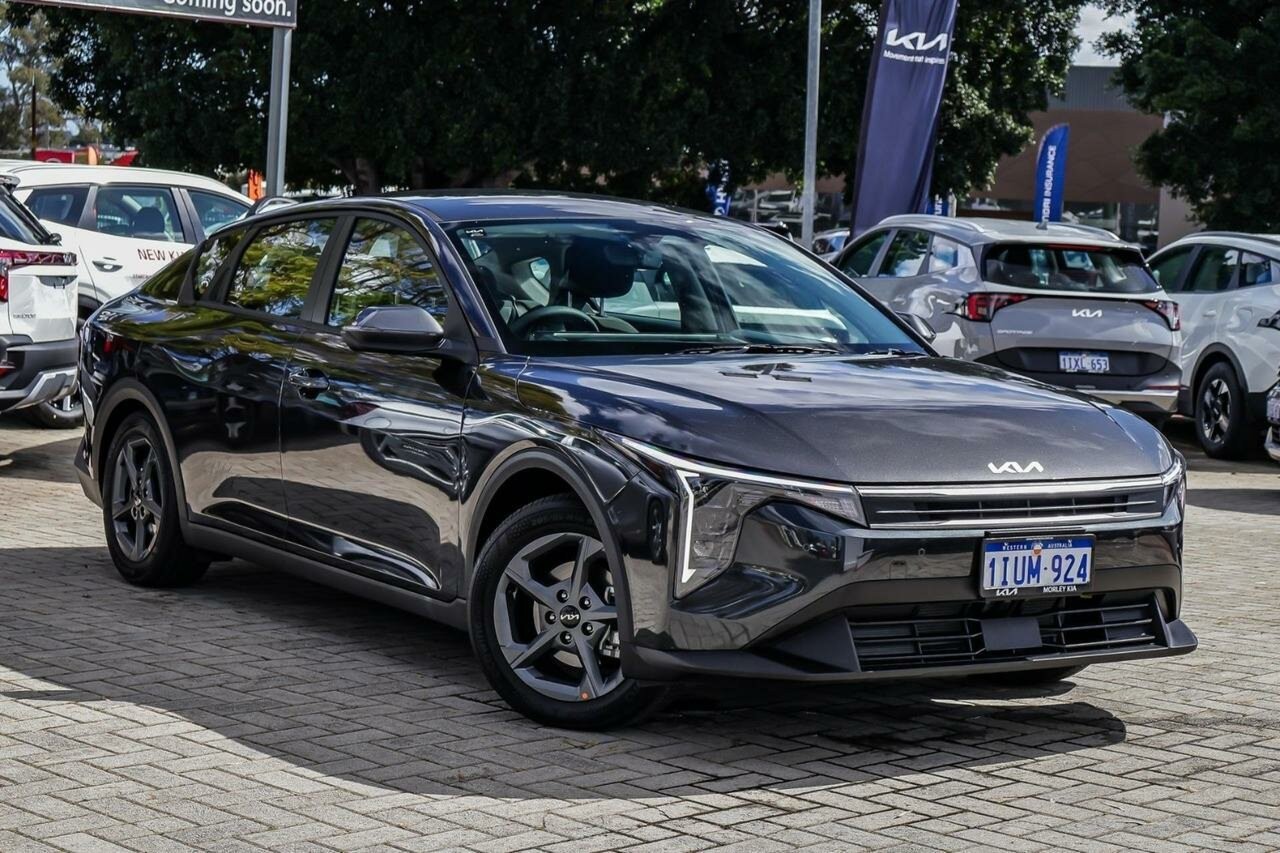 Kia K4 image 1