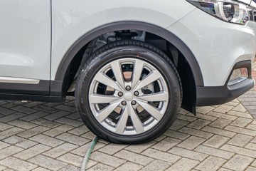 https://vehicle-cdn.autoleague.cloud/15795_41012673_10.jpg