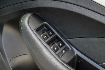 https://vehicle-cdn.autoleague.cloud/15795_41012673_16.jpg