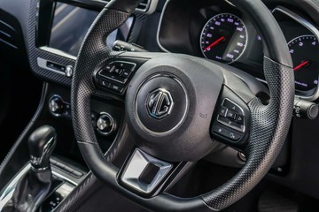 https://vehicle-cdn.autoleague.cloud/15795_41012673_17.jpg