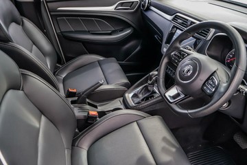 https://vehicle-cdn.autoleague.cloud/15795_41012673_18.jpg