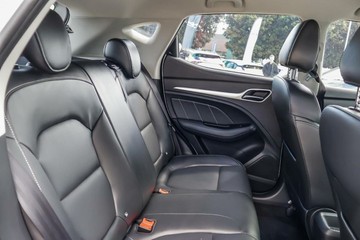 https://vehicle-cdn.autoleague.cloud/15795_41012673_20.jpg