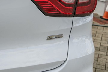 https://vehicle-cdn.autoleague.cloud/15795_41012673_9.jpg