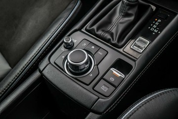 https://vehicle-cdn.autoleague.cloud/15795_41012738_13.jpg