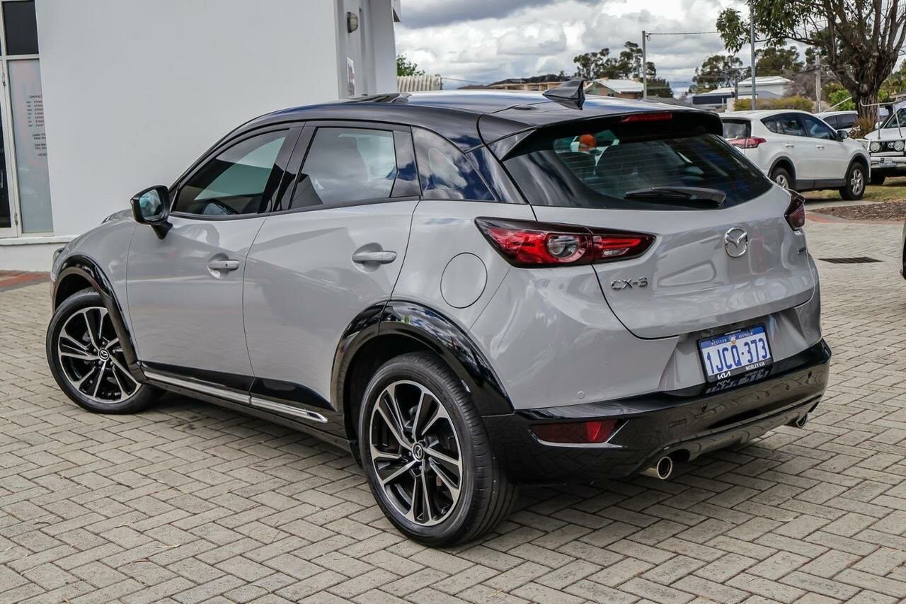 Mazda Cx-3 image 2