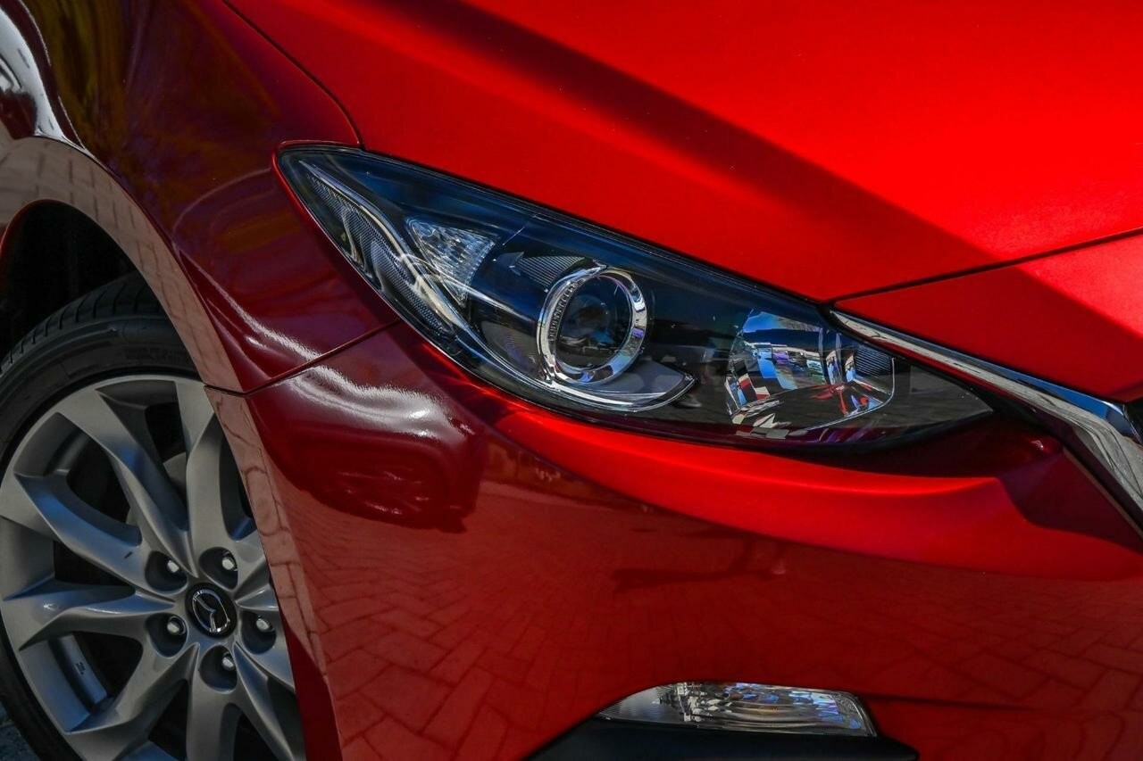 Mazda 3 image 2