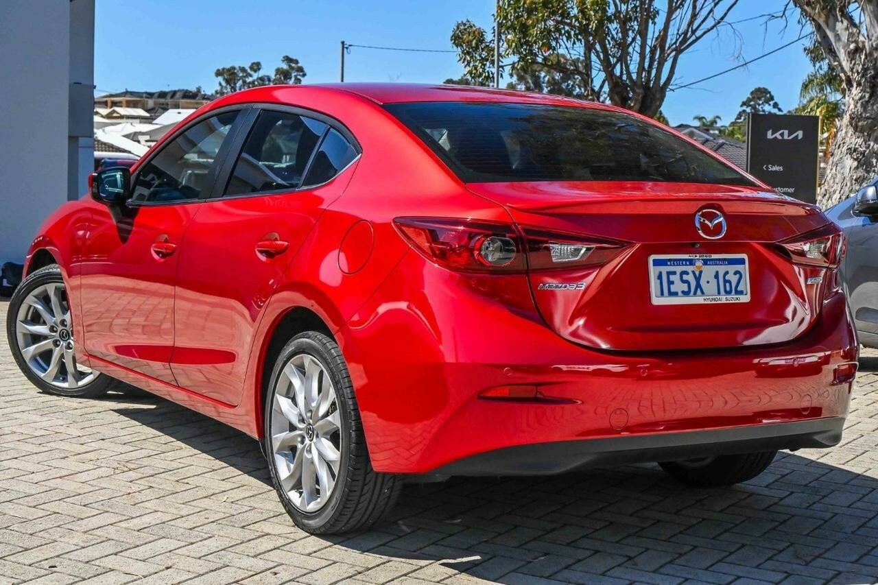 Mazda 3 image 3
