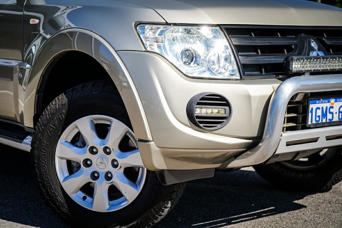 Mitsubishi Pajero image 3