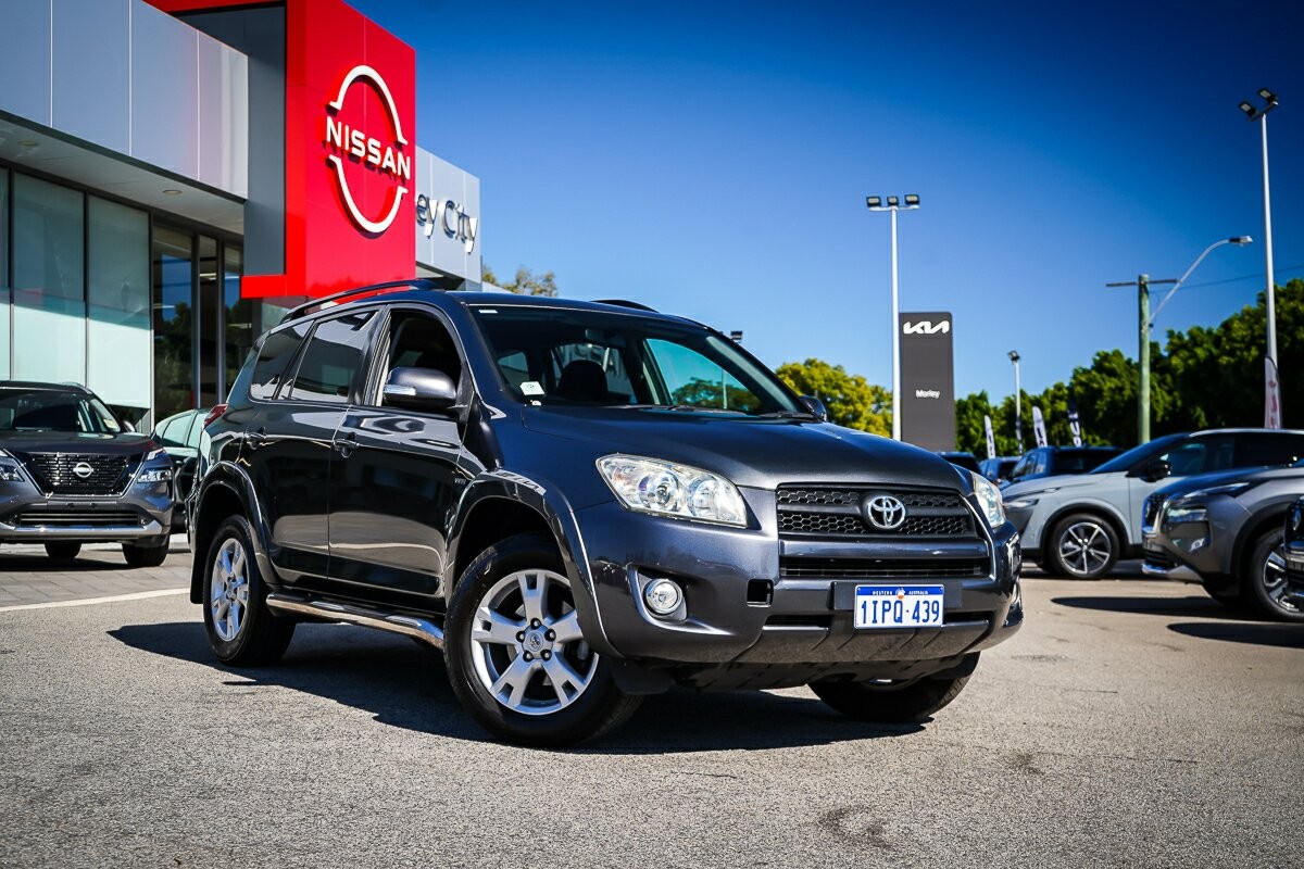 Toyota Rav4 image 2