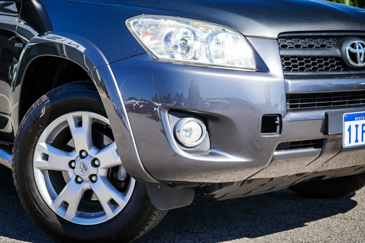 Toyota Rav4 image 3