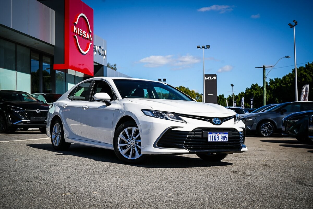 Toyota Camry image 2