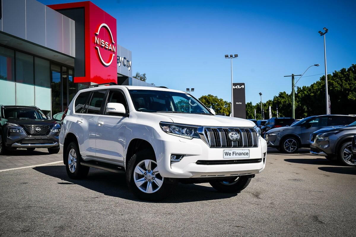 Toyota Landcruiser Prado image 2