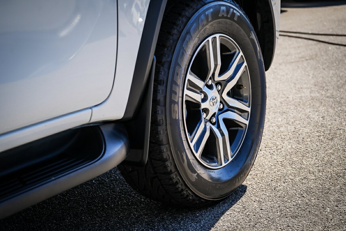 Toyota Fortuner image 4