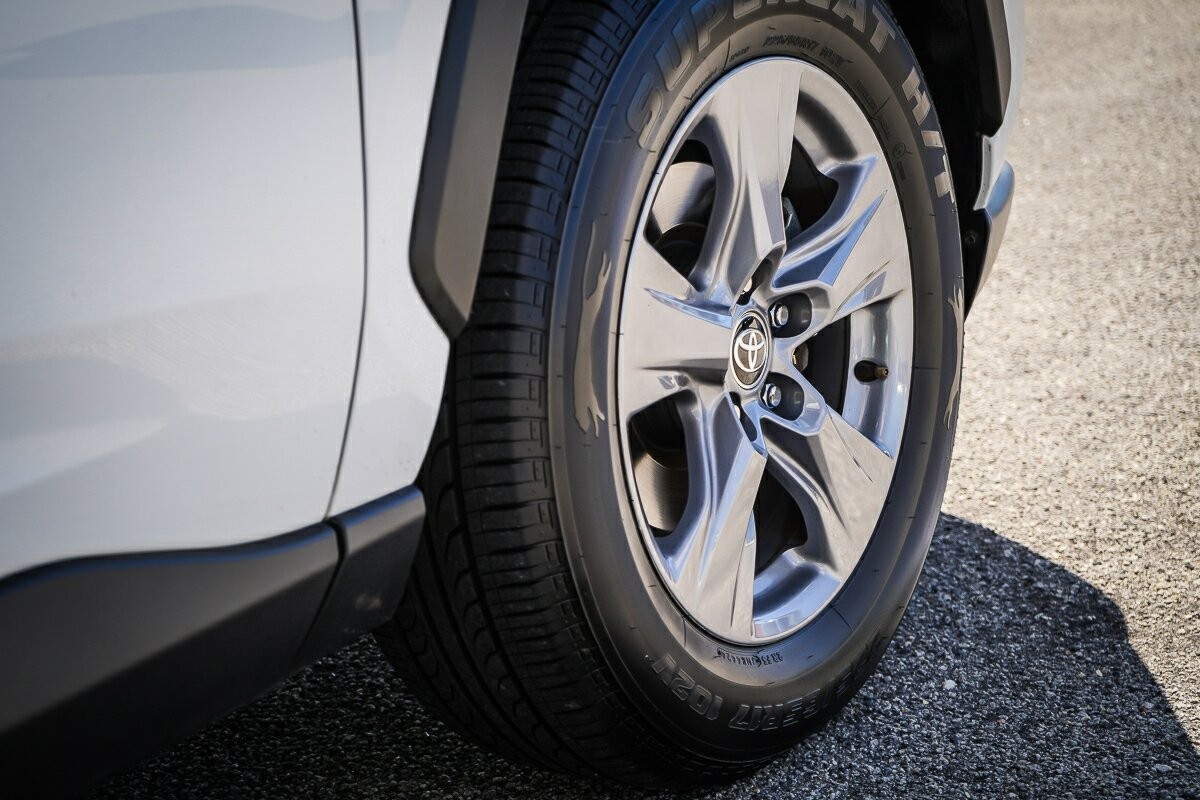 Toyota Rav4 image 4