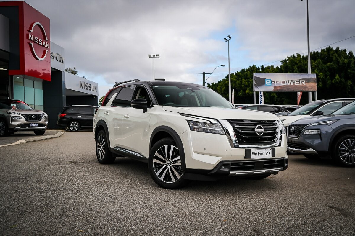 Nissan Pathfinder image 2