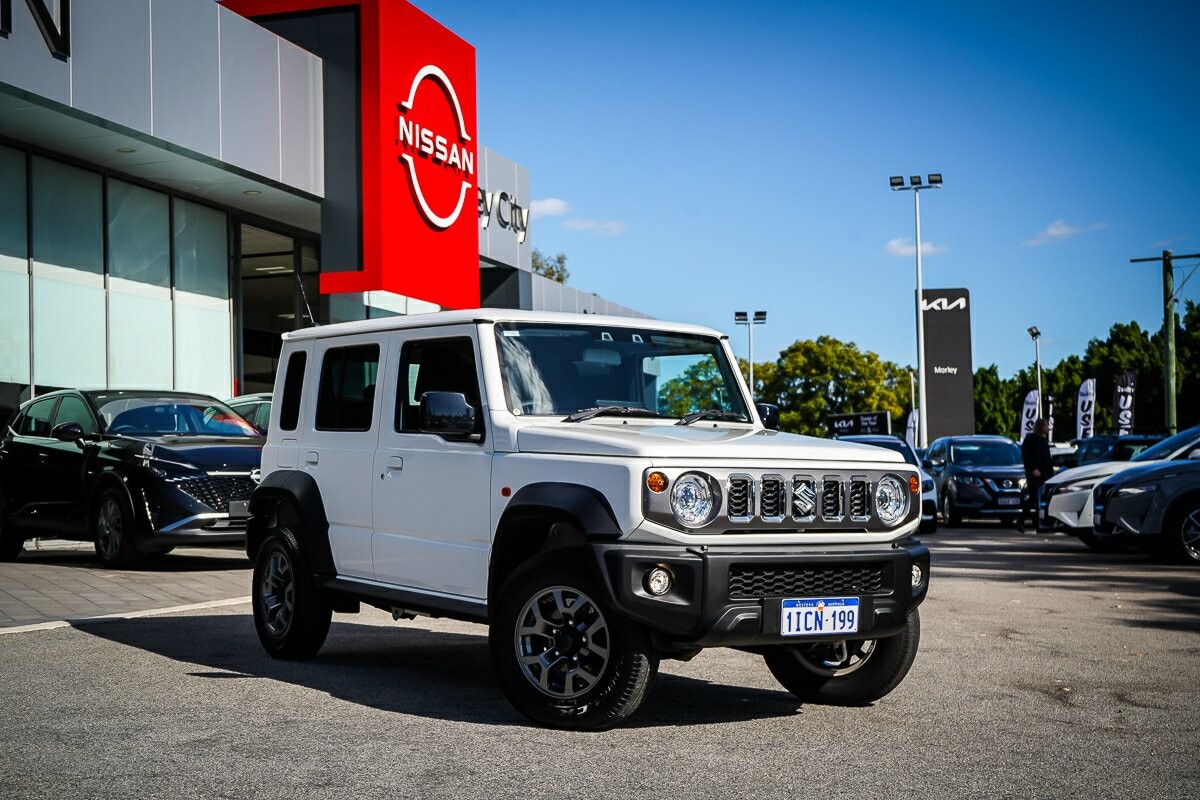Suzuki Jimny image 2