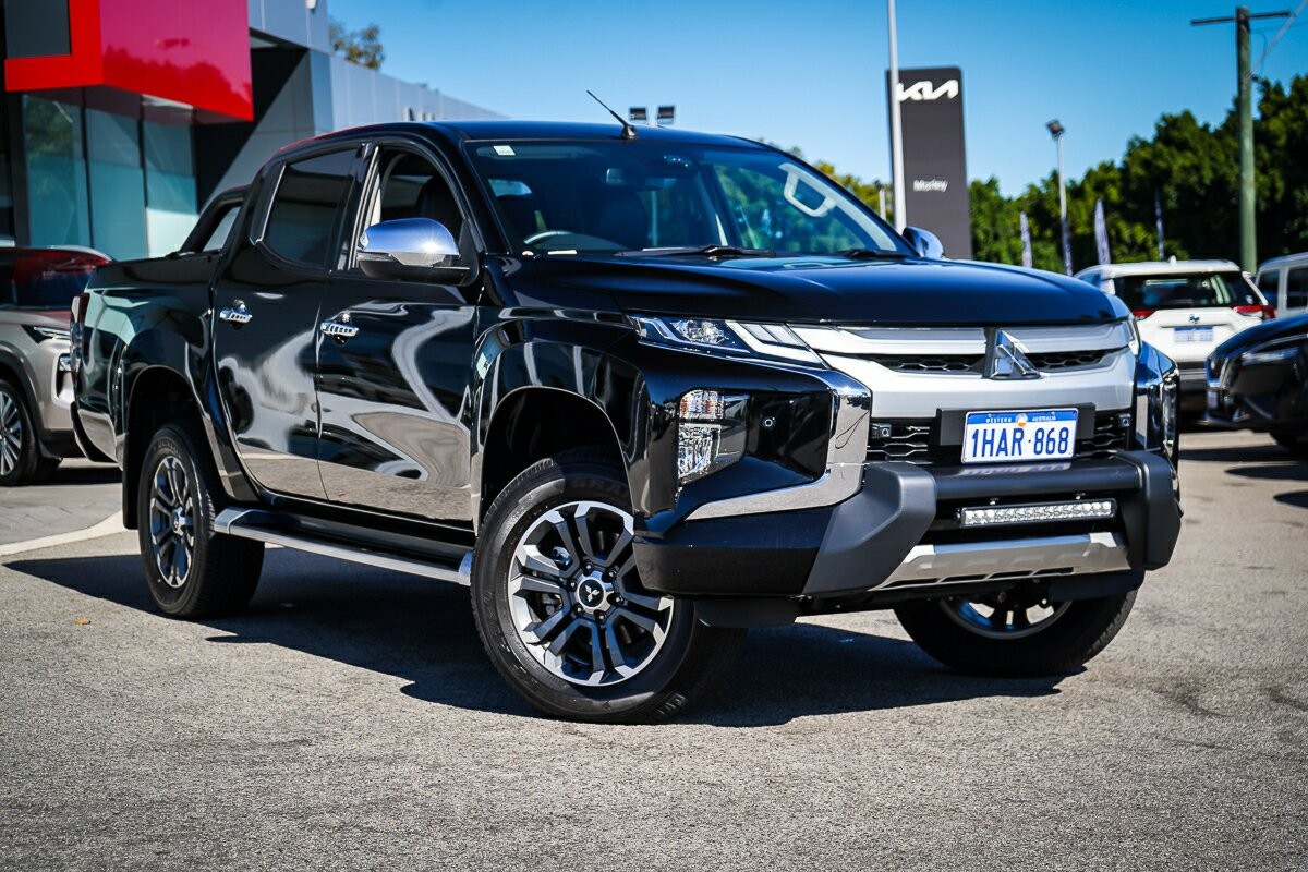 Mitsubishi Triton image 1