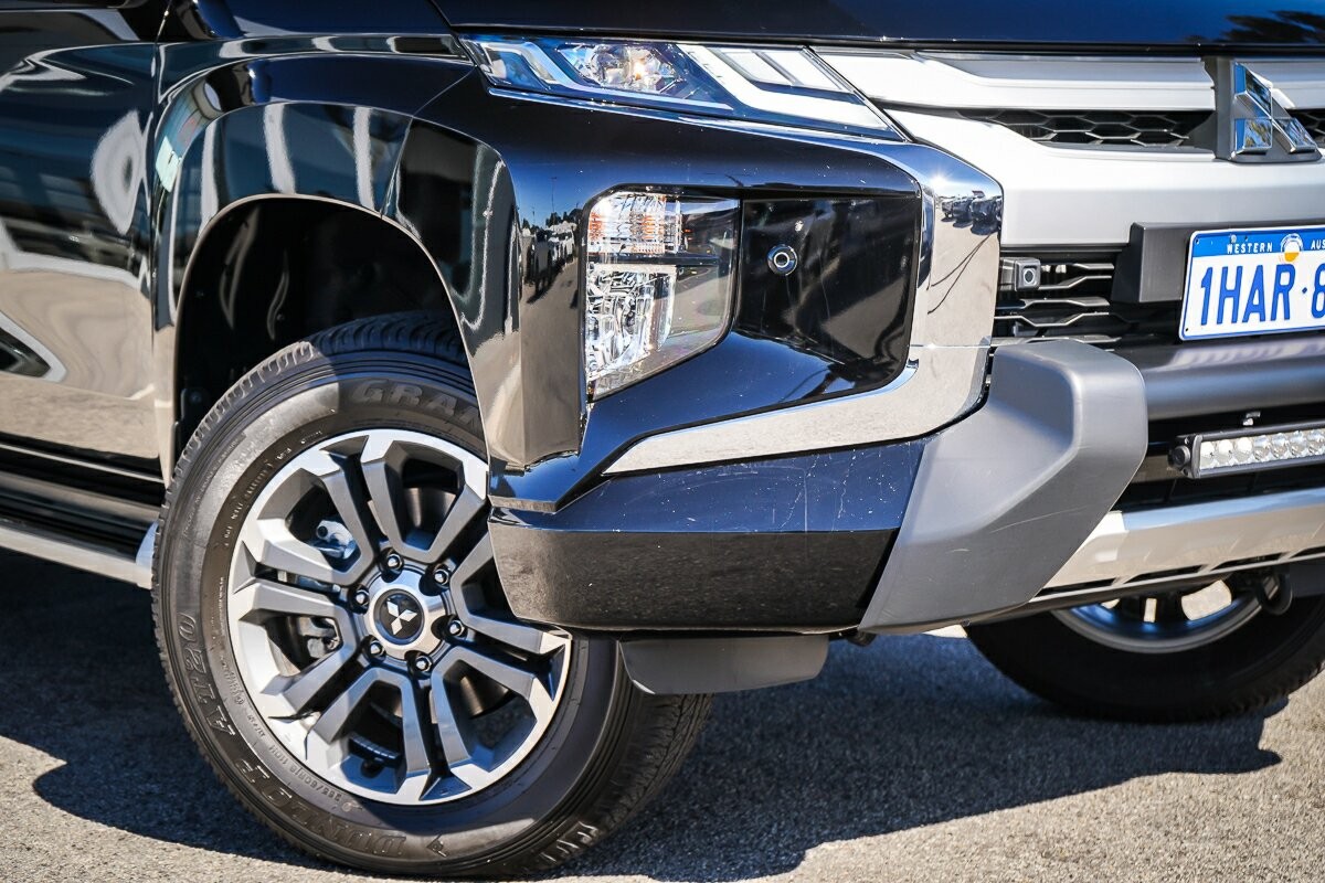 Mitsubishi Triton image 3