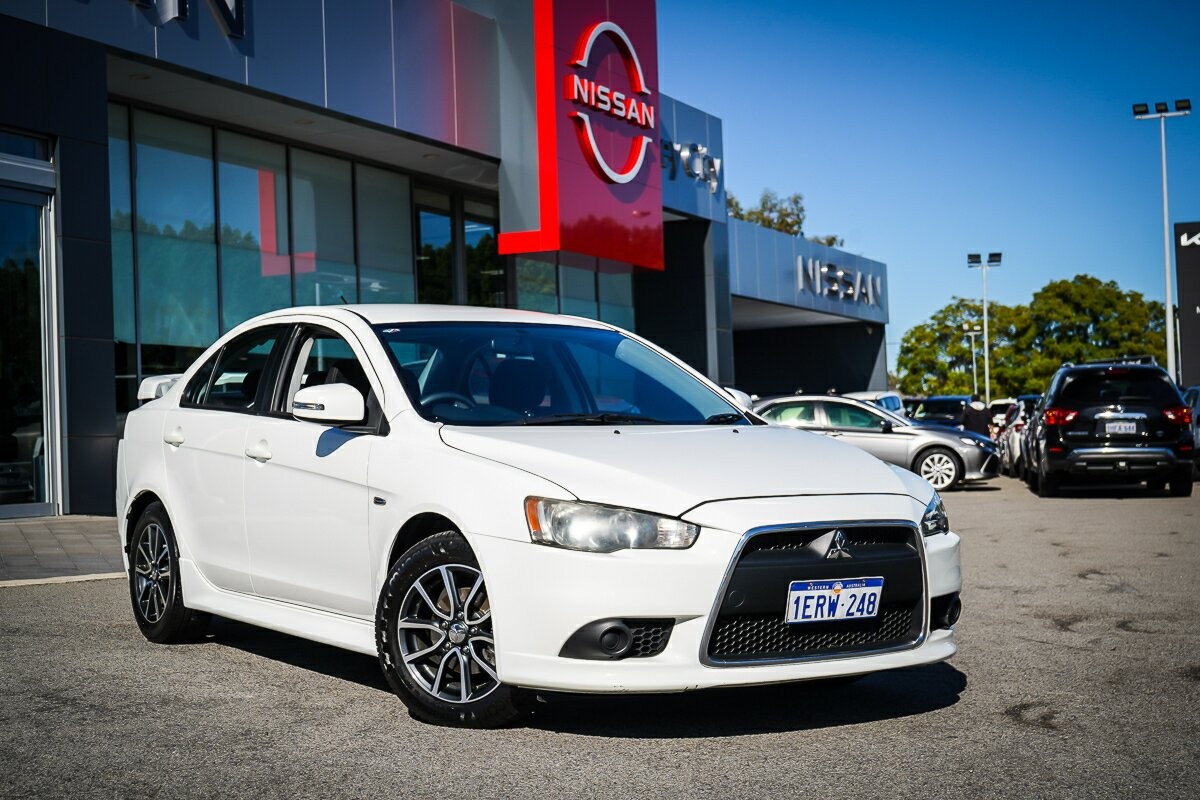 Mitsubishi Lancer image 2