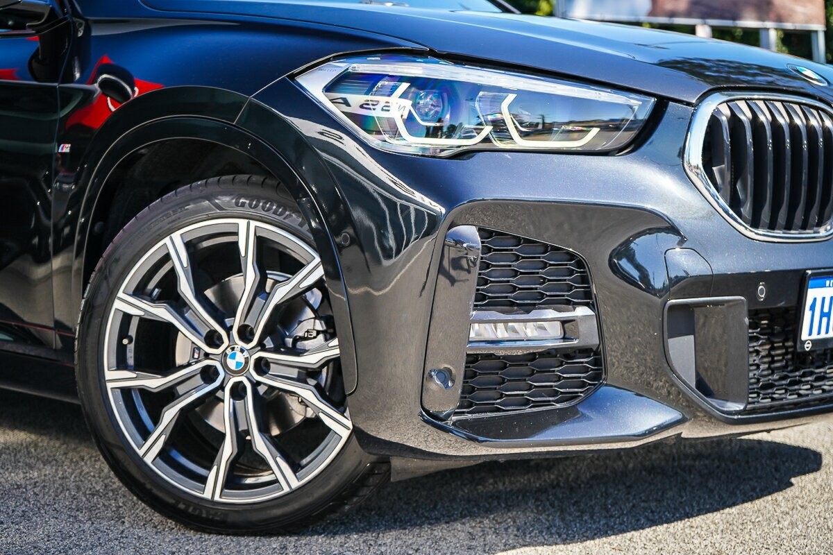 BMW X1 image 2