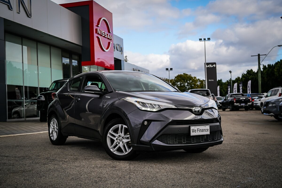 Toyota C-hr image 2