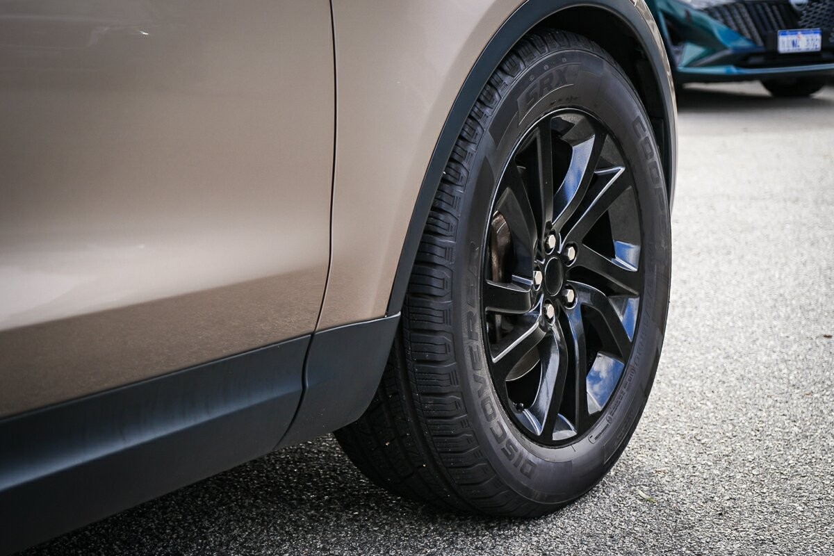 Land Rover Discovery image 4