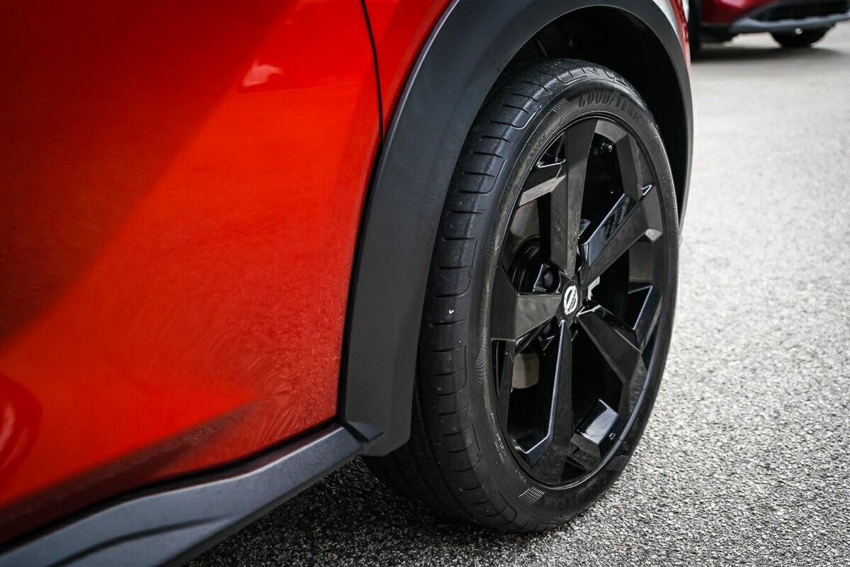 Nissan Juke image 4