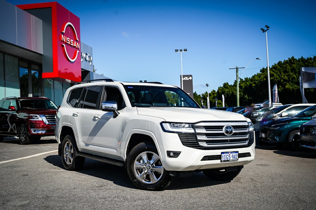 Toyota Landcruiser image 2