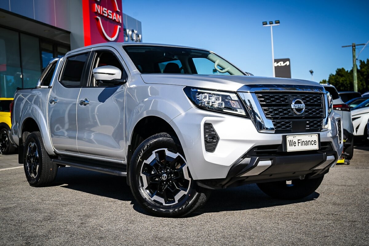 Nissan Navara image 1