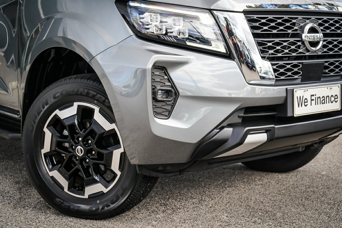 Nissan Navara image 3