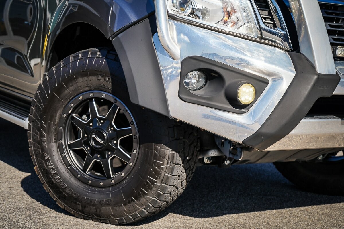 Nissan Navara image 2