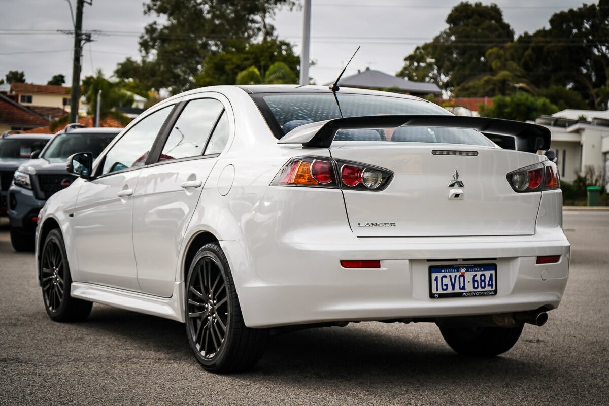 Mitsubishi Lancer image 4