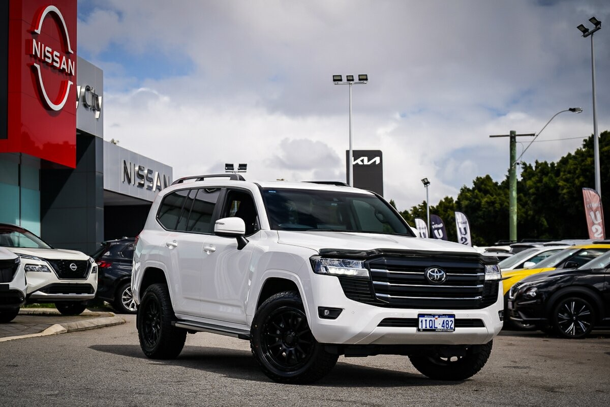Toyota Landcruiser image 2