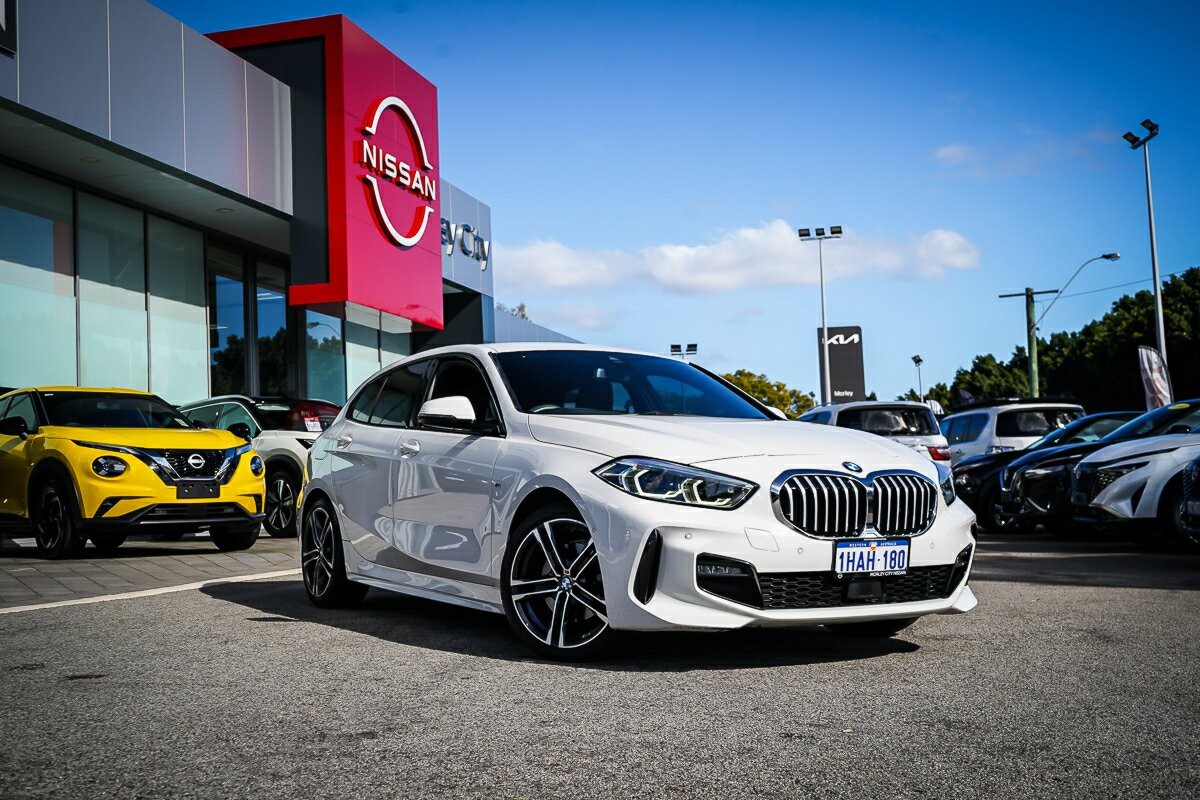 BMW 1 Series image 2