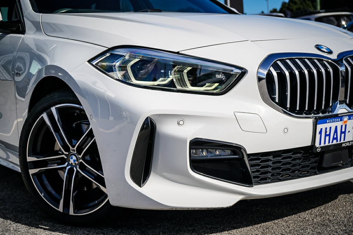 BMW 1 Series image 3