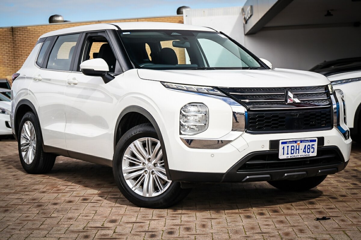 Mitsubishi Outlander image 1
