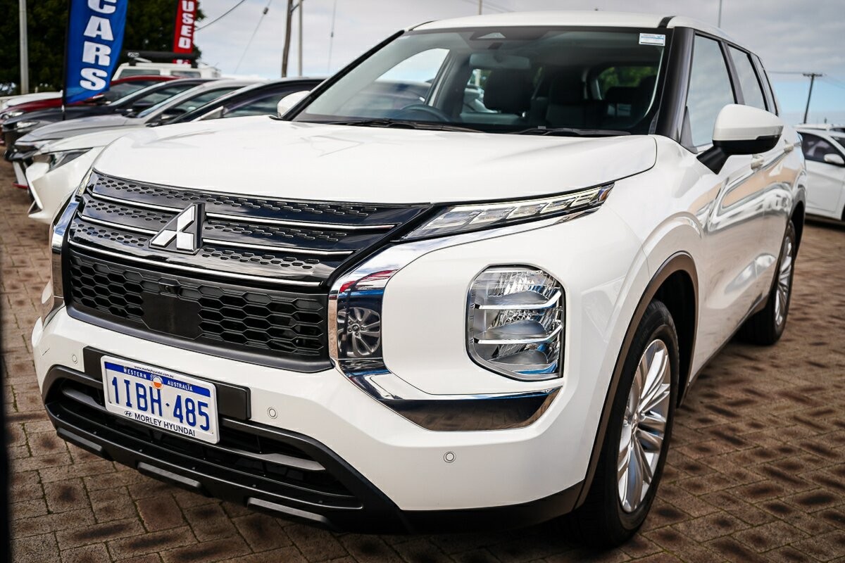 Mitsubishi Outlander image 4