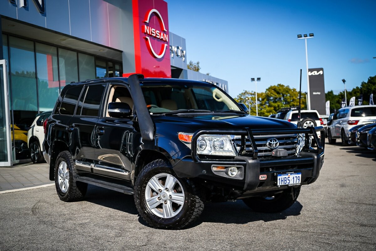 Toyota Landcruiser image 2