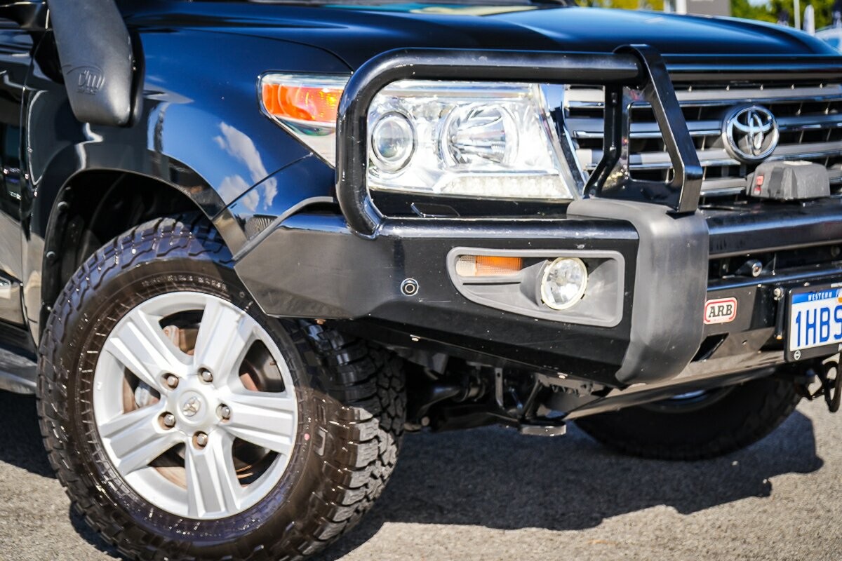 Toyota Landcruiser image 3