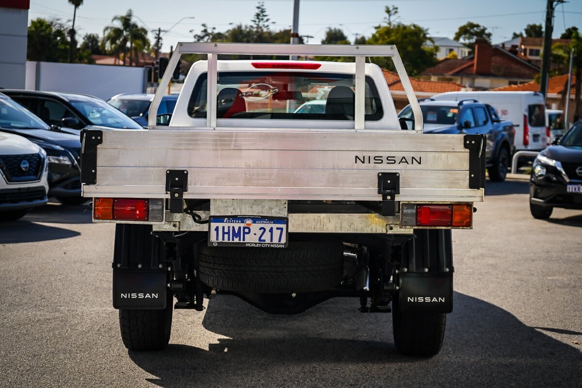 Nissan Navara image 4
