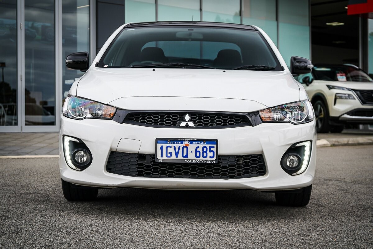 Mitsubishi Lancer image 3