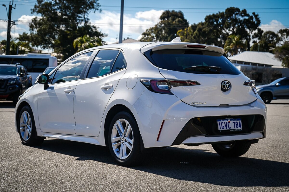 Toyota Corolla image 4