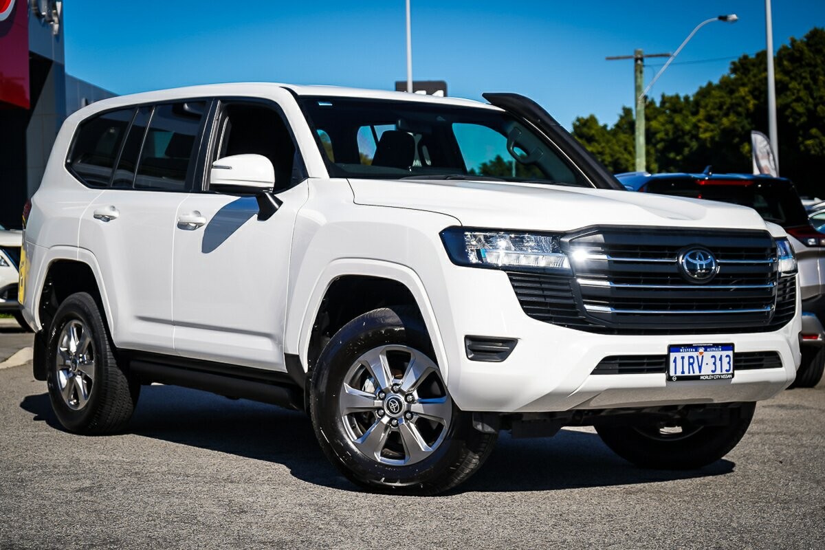Toyota Landcruiser image 2