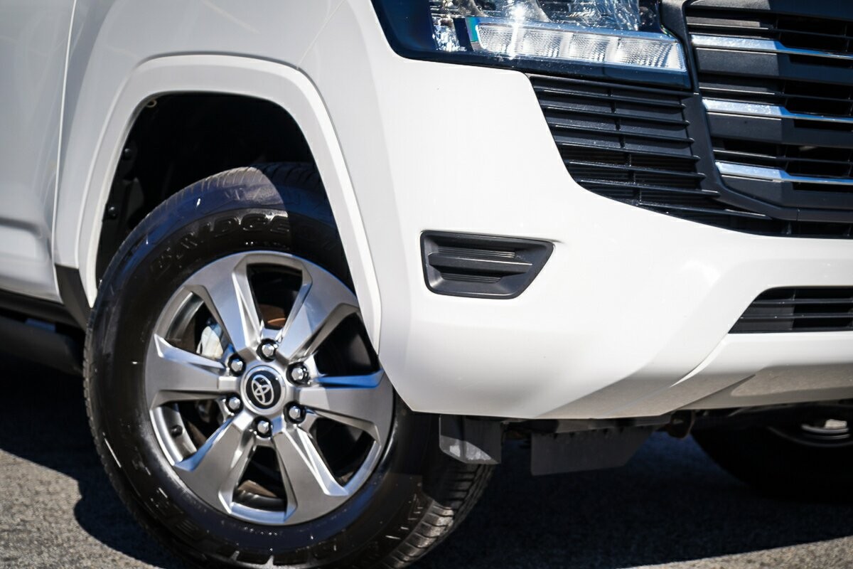 Toyota Landcruiser image 3
