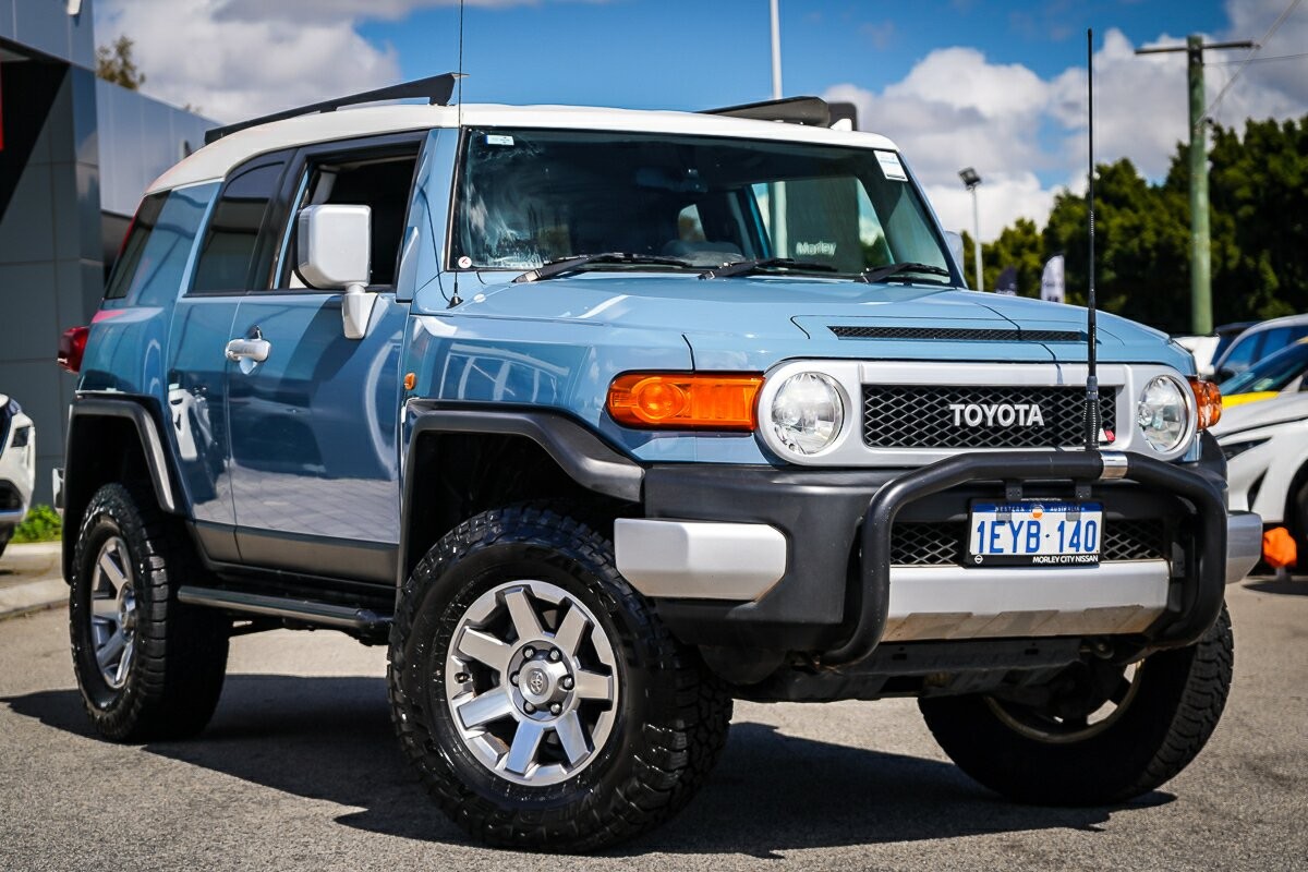 Toyota Fj Cruiser image 1