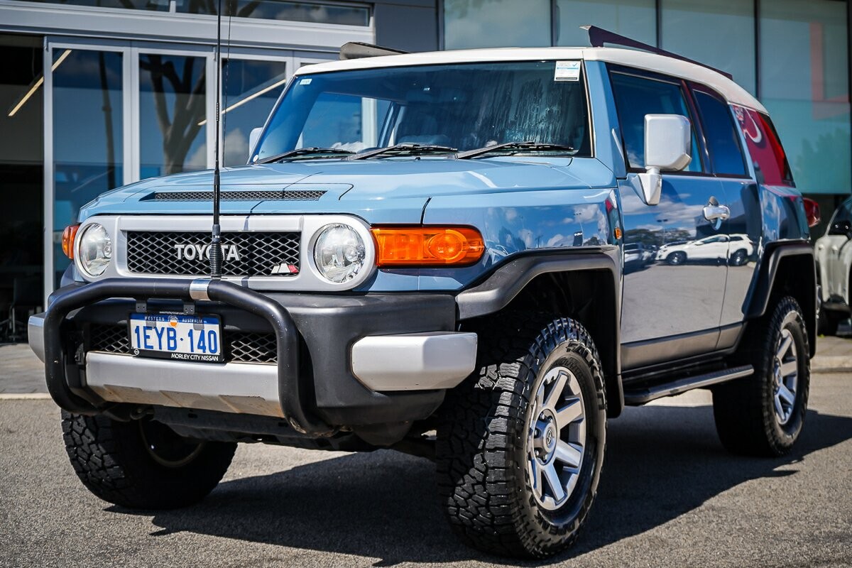 Toyota Fj Cruiser image 4
